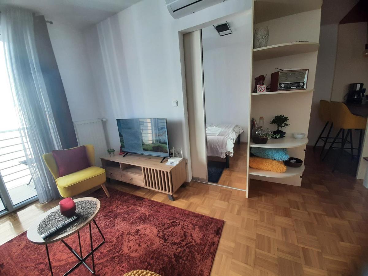 Apartment Relax With Infrared Sunshower Varaždin Extérieur photo